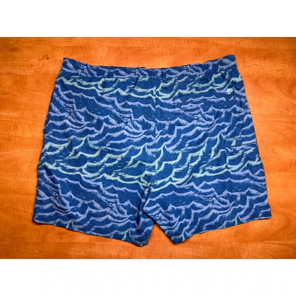 Huk Performance Fishing Shorts Mens XXL Blue Wave Print Board Trunks 6in Inseam